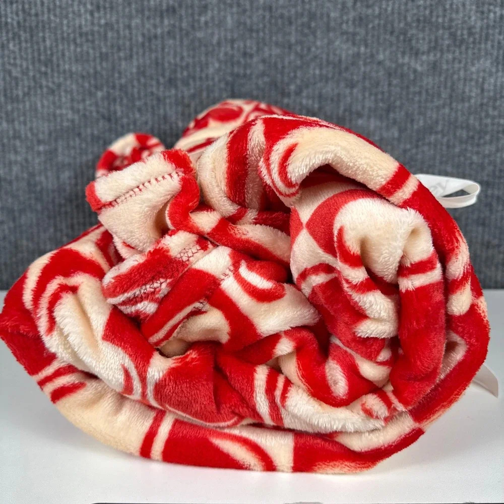 Vera Bradley Plush Throw Blanket Red Heart Pattern Soft‎ Cozy 972